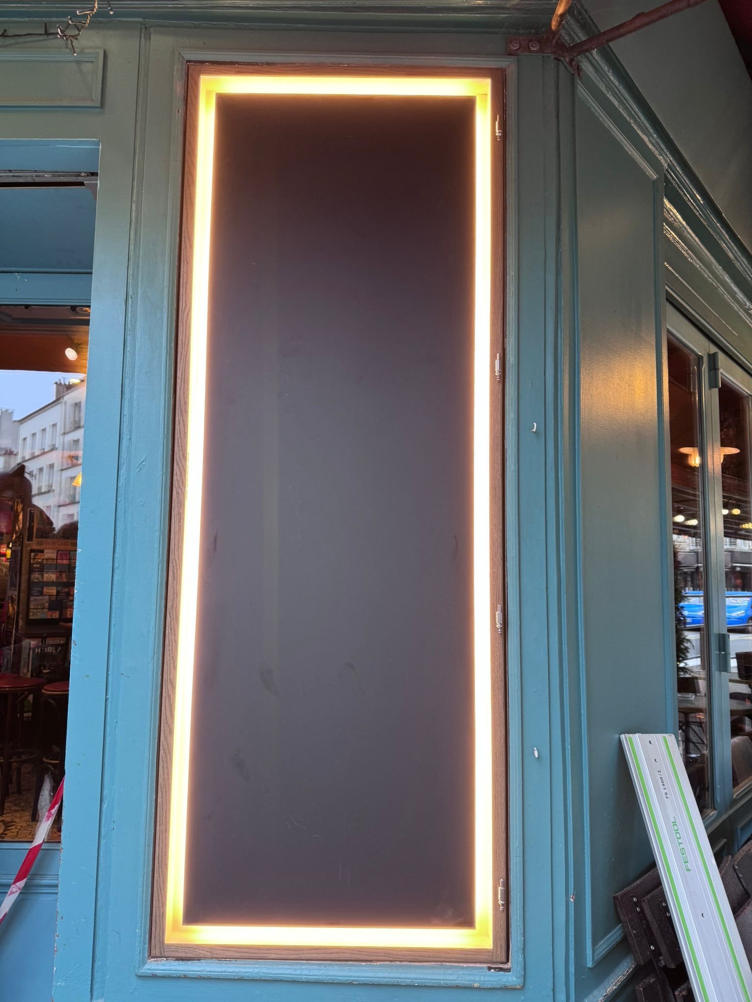 2-vitrine-commerciale-lumineuse